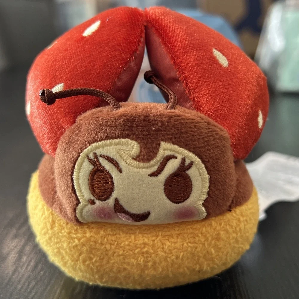 Munchlings Deliciously Disney‎ Bugs Life FRANCIS Strawberry Tartlet Plush + Box